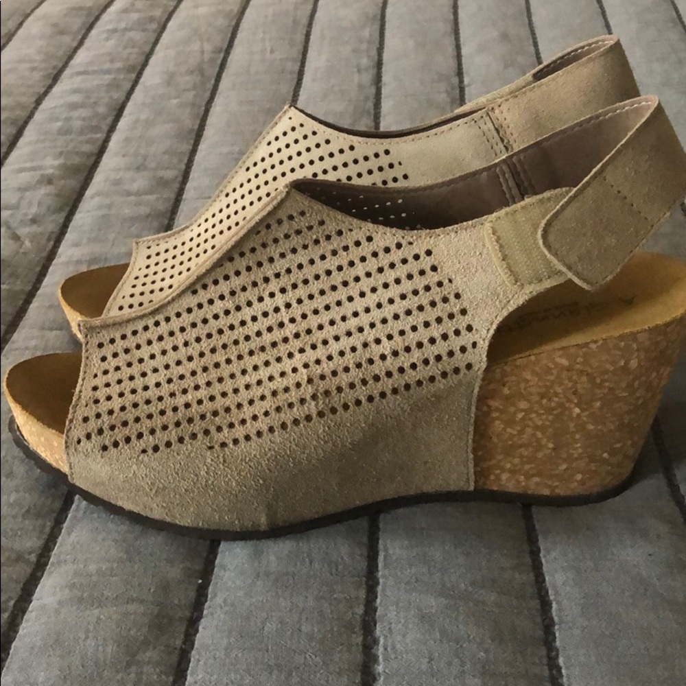 Shoes, open toe, taupe in color